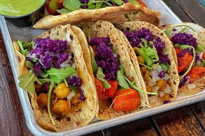 Erkunde new yorks high line, genieße die besten snacks aus greenwich village und entdecke die geschichte der innenstadt bei dieser geführten tour mit verkostungen und lokalem guide.