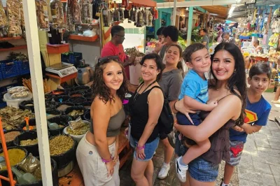 Descubra la altagracia na república dominicana com cavalgada, visita a fazenda de café e cacau, passeio pelo mercado local e almoço à beira do rio. transporte incluso.