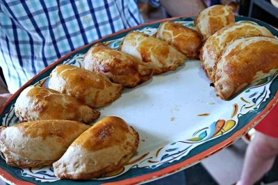 Follow your senses through georgetown’s historic streets, tasting local favorites and sipping a wine pairing on this small-group culinary walk with a knowledgeable guide.