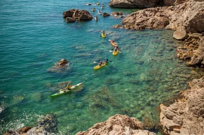Feel the salt air as you paddle sète’s corniche cliffs, explore quiet marine caves, and pull up on hidden beaches with a local guide—gear included for a relaxed booking.