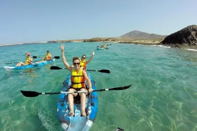 Scopri lanzarote in kayak e snorkeling lungo le spiagge di papagayo, con sosta per un picnic. tutta l’attrezzatura inclusa, prenota tutto l’anno.