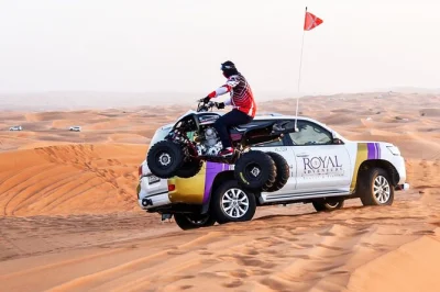 Erlebe dubais wüste mit aufregendem dune bashing, quad fahren, kamelreiten, live-shows und bbq unter dem sternenhimmel. inklusive hoteltransfer und erfahrenem guide für einen entspannten abend.