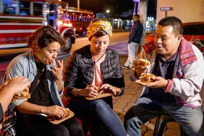 Let antigua’s street food surprise you—taste búfalos, shucos, and more with a local guide. includes private transport, dinner, and real guatemalan flavors.