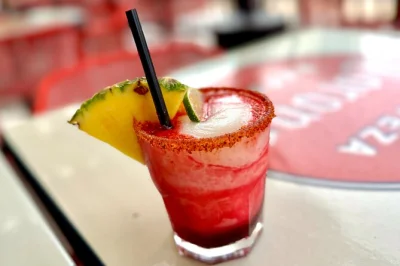 Follow a local guide through phoenix’s roosevelt row, tasting sonoran tacos, artisan pizza, and more. includes 7 food stops, art walks, and easy downtown meeting point.