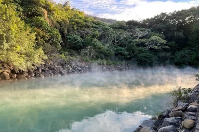 Feel the steam at yangmingshan, wander beitou’s hot springs, and soak your feet after hiking—includes pickup and a local guide for a smooth taipei escape.