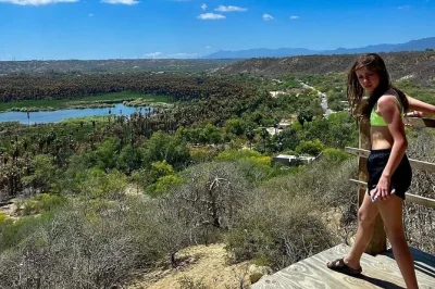 Vivi l’aria del deserto con un’escursione guidata a fox canyon da los cabos, nuota sotto le cascate e gusta tacos a miraflores. include transfer, pranzo e guida locale.