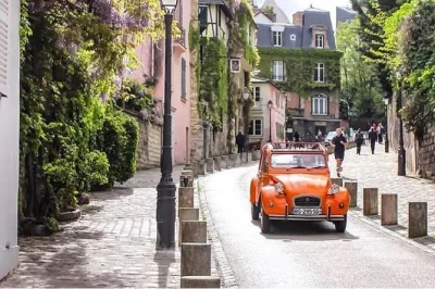 Erlebe paris im klassischen citroën 2cv mit einem lokalen guide. entdecke montmartre, le marais und das quartier latin – mit privatem fahrer und flexiblen stopps.