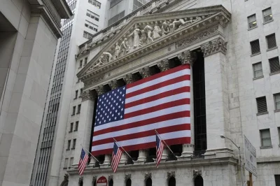 Walk manhattan’s financial district with a wall street pro, hear true 2008 crisis stories, see the nyse & federal hall, and end near the federal reserve. includes guide.
