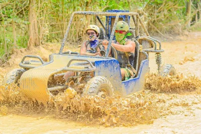 Sinta a adrenalina em um passeio de buggy pela selva de punta cana, com degustação de café na caverna, chocolate e tempo na praia macao. transporte ida e volta e guia local inclusos.