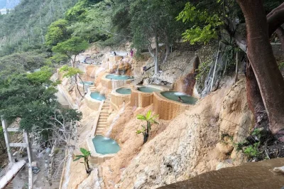 Feel the warmth of tolantongo’s thermal pools, explore mountain caves, and picnic by turquoise waters—private transport, breakfast, and local guide included.