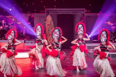 Vivez l’énergie du spectacle rock-a-hula à waikiki avec hula en live, danseurs au couteau de feu et une rencontre avec les artistes. places en admission générale incluses. réservez vite votre b