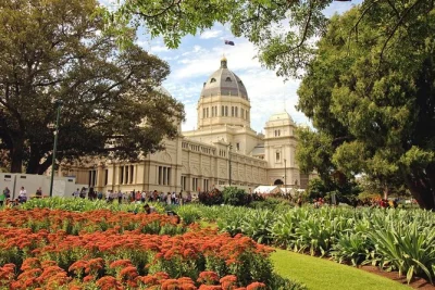 Découvrez melbourne autrement avec une visite en petit groupe : marché queen victoria, jardins fitzroy, et l’incontournable hosier lane. wifi et appli multilingue inclus.