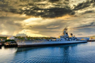 Explore o battleship iowa em los angeles, ouça histórias reais de veteranos, descubra tudo no seu ritmo com um app grátis e veja o porto em ação.