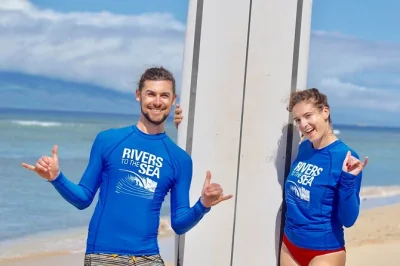 Vivez l’excitation de votre première vague près de lahaina, maui, avec un cours de surf privé pour deux. tout le matériel fourni, instructeur local, horaires matinaux flexibles.