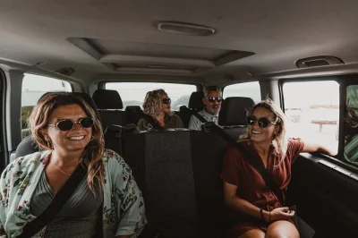 Vivi la brezza dell’atlantico a cabo da roca, esplora i borghi a picco sul mare vicino a sintra e scegli il palazzo che preferisci. include pickup e guida locale.