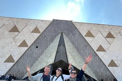 Descubre el museo egipcio de el cairo con un guía privado, evita las colas, admira los tesoros de tutankamón y disfruta un almuerzo con bebidas incluidas.