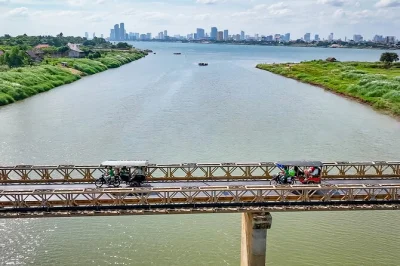 Cross the mekong by ferry, ride a tuk-tuk through silk island’s villages, meet local weavers, and enjoy snacks—hotel pickup included for a smooth start.