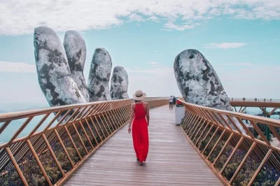 Von da nang aus mit privatem auto zu den ba na hills, seilbahnfahrt, golden bridge erkunden und flexible abholzeiten genießen.