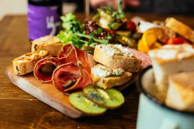 Start at campo de' fiori, taste buffalo mozzarella, gelato & more on a private rome food tour. includes 10 tastings, local guide, and city highlights between bites.