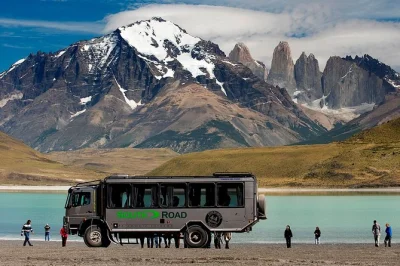 Patagônia e torres del paine: aventura de 4x4 com saída de el calafate, com traslado, ajuda na fronteira e almoço ao lado de cachoeiras incríveis.
