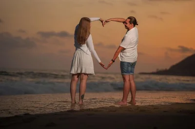 Cattura momenti autentici a cleopatra beach ad alanya con un fotografo locale, trasferimenti privati dall’hotel e foto digitali subito pronte. include 10 scatti ritoccati.