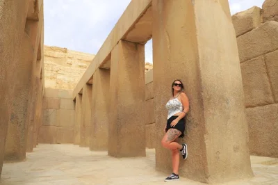 Parti da il cairo per un tour privato alle piramidi di giza, memphis e saqqara. scopri meraviglie antiche, guida locale e gusta un pranzo tipico egiziano. incluso il pick-up in hotel.