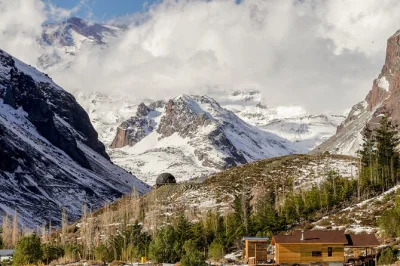 Feel the andes up close on a cajon del maipo day trip from santiago, with stops at the quirky chocolate house and a relaxing spa lunch at el morado lodge. includes pickup.