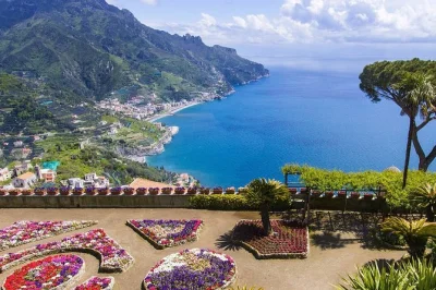 Erlebe sorrent, positano, amalfi & ravello bei einem privaten tagesausflug ab neapel mit hotelabholung und lokalem fahrer. flexible stopps und echtes küstenflair.