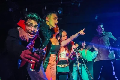 Erlebe vancouvers gastown bei einer pub crawl tour: freie shots, keine warteschlangen, coole partyspiele und neue leute treffen – perfekt für deinen freitagabend.
