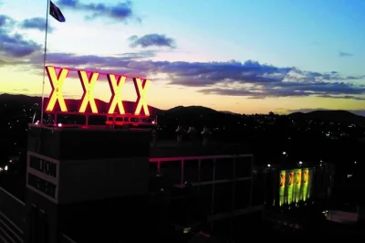 Erlebe die legendäre xxxx brewery in brisbane hautnah: führung durch die brauerei, frische biere probieren und lernen, dein eigenes bier richtig zu zapfen – inklusive verkostung und guide.