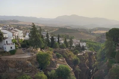Feel the drama of ronda’s gorge, sip local wines with a certified expert, and enjoy a farm-to-table tapas lunch. includes pickup from marbella hotels.