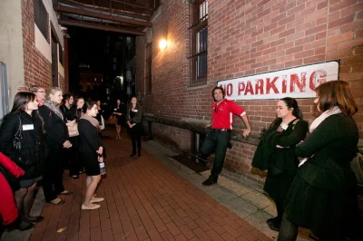 Laissez-vous surprendre par les ruelles de perth avec une visite guidée des bars, du street art, deux boissons et des tapas, le tout raconté par un local. dégustations et accès inclus.