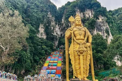 Feel the pulse of kuala lumpur on a private half-day tour to batu caves, thean hou temple, and masjid negara. includes hotel pickup and flexible departures.