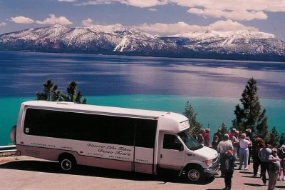 Conheça lake tahoe em um confortável shuttle, com paradas na emerald bay, almoço em tahoe city e visita a squaw valley. inclui transporte do hotel e guia local com histórias incríveis.