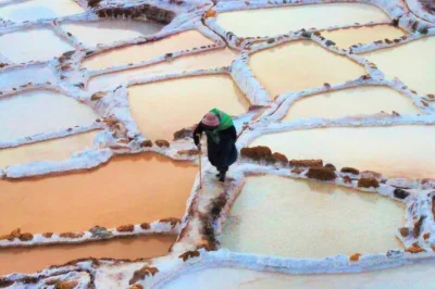 Explora las salineras de maras y las terrazas de moray en una excursión privada desde cusco. entradas incluidas. descubre antiguos sitios incas y tradiciones locales de la sal en un solo día.