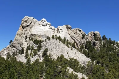 Feel the history at mount rushmore, crazy horse & custer state park on a private day trip from rapid city. includes snacks, flexible stops & family local guides.