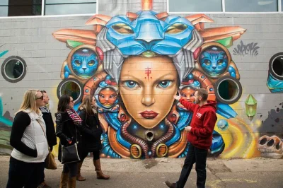 Comece na escultura icônica do denver art museum, mergulhe na história das mulheres, fique a uma milha de altitude no capitólio e passeie pela 16th street mall com guia local — entradas inclusas.