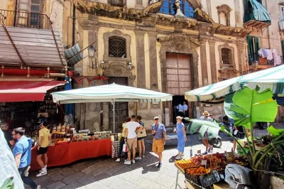 Entdecke palermo mit einem lokalen guide, besuche das teatro massimo, probiere sizilianisches street food am capo markt und erkunde die kathedrale – eintritt inklusive.