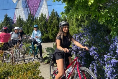 Feel portland’s creative side on a relaxed bike tour—ride through local neighborhoods, cross the tilikum bridge, visit rose gardens, and taste doughnuts. bikes included.