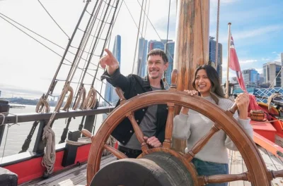 Explore a história marítima de sydney no national maritime museum com acesso completo às galerias, quatro navios históricos e exposições para toda a família—ingresso incluso.