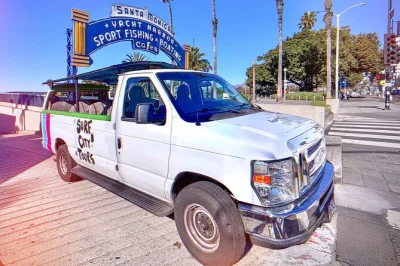 Sinta a vibe de la de santa monica a hollywood. conheça a calçada da fama, rodeo drive e sunset strip. inclui guia local, paradas flexíveis e traslado.