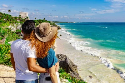 Scopri le antiche rovine di tulum con un piccolo gruppo e guida locale. include pick-up in hotel, snack e tempo libero per esplorare prima di tornare a rilassarti.