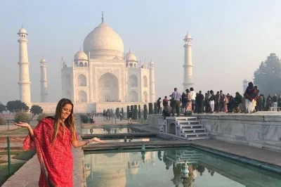 Descubra o taj mahal em um tour privativo com entrada sem fila, transporte do hotel e guia local que conta histórias que você não encontra em livros.