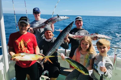 Erlebe eine entspannte driftfisch-tour vor fort lauderdale – fang snapper, kingfish und zackenbarsch direkt vor der küste. inklusive kompletter ausrüstung, lizenzen und fischreinigung.