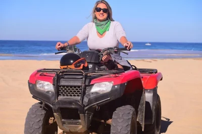 Vivi l’avventura delle vere piste baja 1000 in atv da cabo. attraversa deserti, montagne, cactus secolari e termina su spiagge di sabbia bianca. include pick-up e attrezzatura.