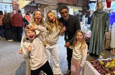 Descubre marrakech desde jemaa el-fnaa probando auténtica comida callejera—sin tagine ni cuscús. degusta msemen, sfenj, carnes a la parrilla, fruta de cactus y más. grupo pequeño, todo incluido.