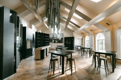 Niagara-on-the-lake, vini vqa d’eccellenza: degustazione rilassata seduti con tre assaggi a scelta, incluso il famoso peachwine, guidati da esperti del territorio.