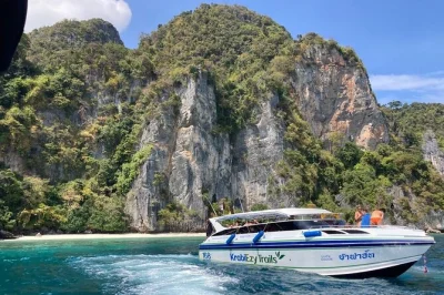 Krabi speedboot-tour zu phi phi, maya bay & 4 inseln mit frühem start. schnorcheln, schwimmen und thailändisches buffet mit hoteltransfer inklusive.