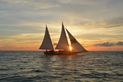 Vivez la douceur du vent sur un schooner à key west au coucher du soleil, avec open bar, guide local et vue sur fort zachary taylor. croisière de 2h avec boissons incluses et départ proche.