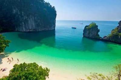 Ab krabi mit dem speedboot zu james bond island, hong islands & koh yao noi – kleine gruppe, ruhige strände, thailändisches mittagessen und hoteltransfer inklusive.
